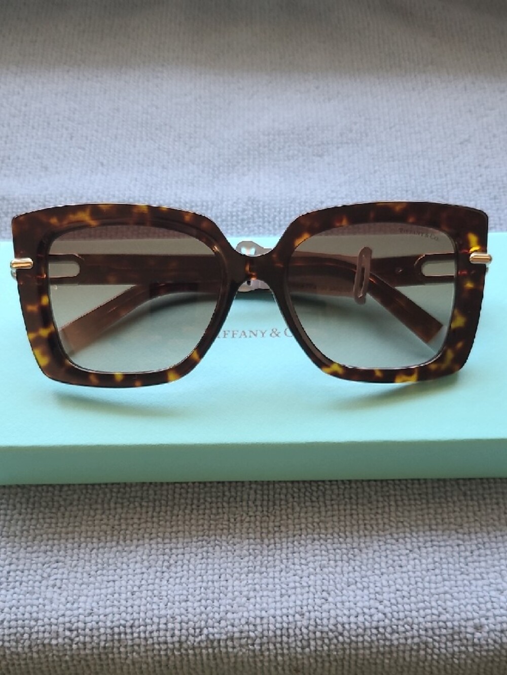 New & Authentic Tiffany Sunglasses Model TF 4199, Tortoise, 53-18-140 , - Picture 4 of 4